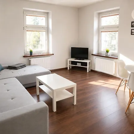 Apartament Szczawno-Zdroj アパート